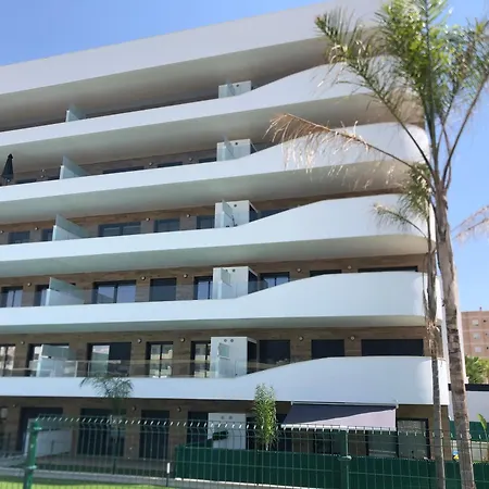 La Bella Claudia - 500m From The * Arenales del Sol